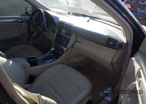 2006 Mercedes-Benz C 230 Sport z USA, uszkodzony, nr VIN WDBRF52H46A902643